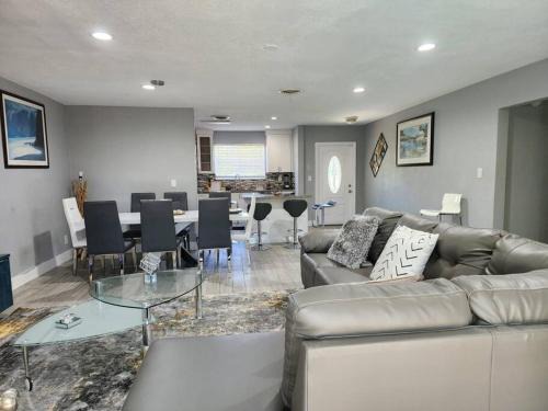 Ives Estates Apartment | The Perfect Vacation Getaway !
