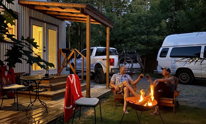 Regional District of Nanaimo House | The perfect Vancouver Island experience beside Nanaimo’s #1 lake!
