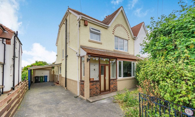 Scarborough House | THE PERKS, pet friendly, country holiday cottage in Scarborough