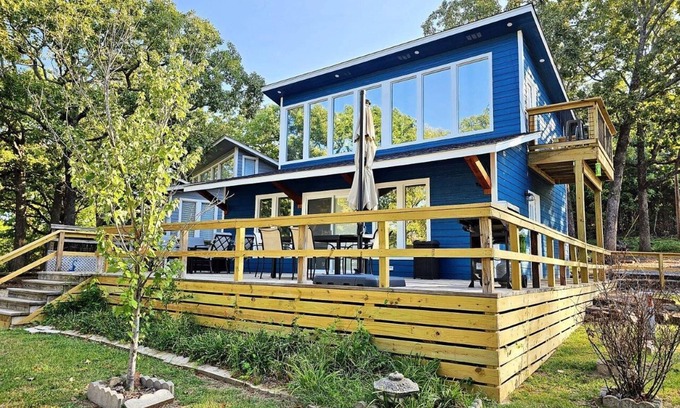 Park Hill Cabin | The Pettit Bay Hideaway - Lakeview, Pool, Wifi, Large Deck, Firepit, and More!