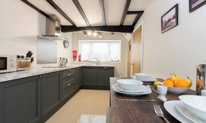 Market Bosworth House | The Piano Cottage in a Beautiful Medieval Town