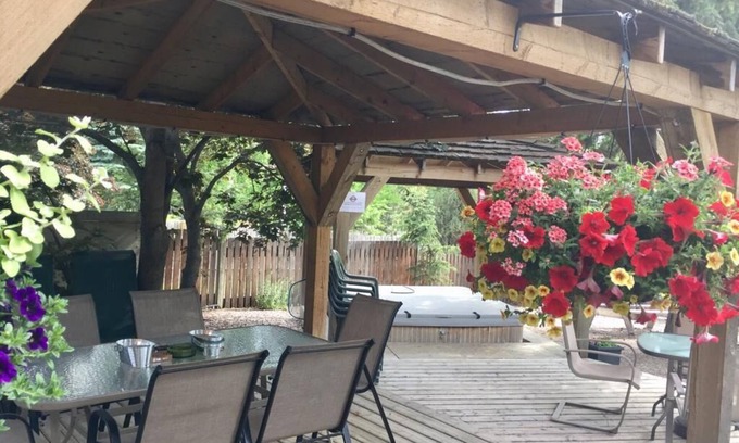 East Kootenay Hotel | The Piccadilly Motel