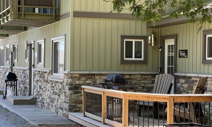 Bloomfield House | The Picton Beautiful Couple's Getaway in PEC