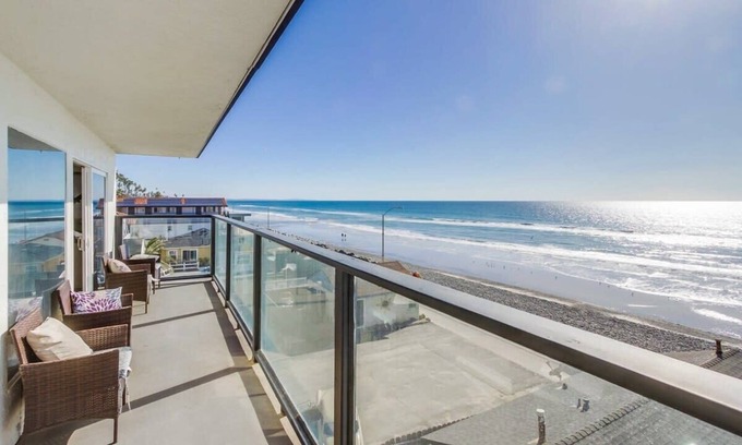 Oceanside Condo | The Pier House | Lux Oceanfront Penthouse | A/C