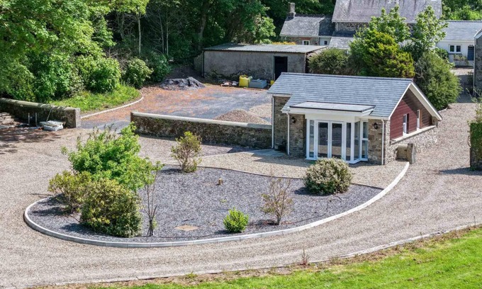 Ludchurch Apartment | The Pig Sty - 1 Bedroom Studio - Princes Gate