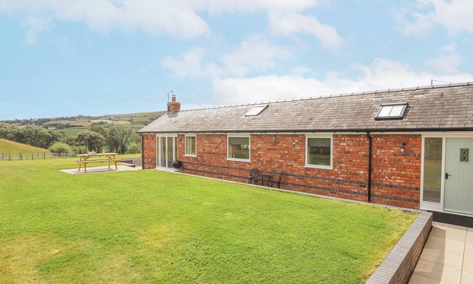 St George Cottage | THE PIGGERY, family friendly, with open fire in Abergele