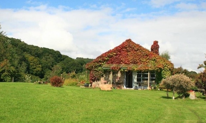 Lydney Cottage | THE PIGGERY, family friendly, character holiday cottage in Woolaston