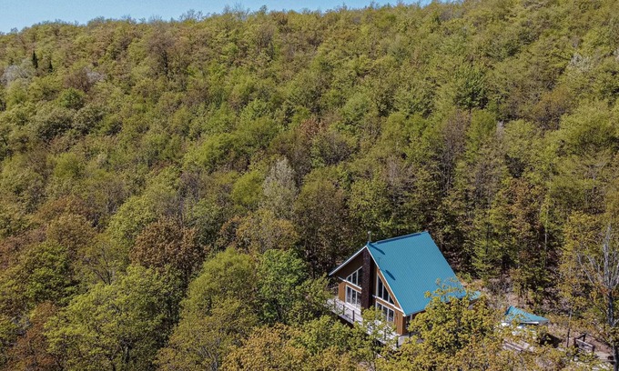 Wentworth-Nord Ski Chalet | The Pika Summary: Wel