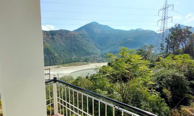 Dalhousie House | The Pinelamp Homestay Lachori
