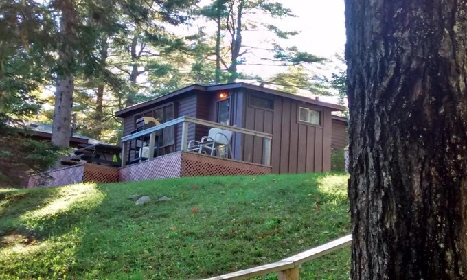 Algonquin Highlands Resort | The Pines Cottage Resort