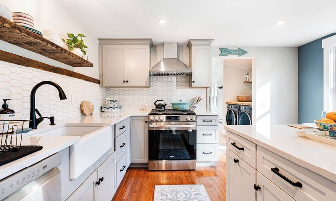 Norwich House | The Pines- Luxury Norwich home 5 miles to Dartmouth