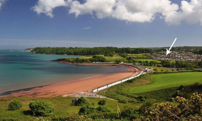 Galmpton House | The Pink Beach Bungalow