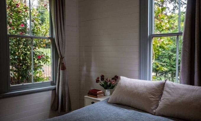Mount Macedon House | The Pipers Cottage at Ard Choille