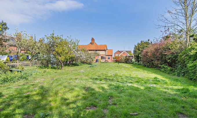 Bawdsey House | The Pitch - Three Bedroom House, Sleeps 5