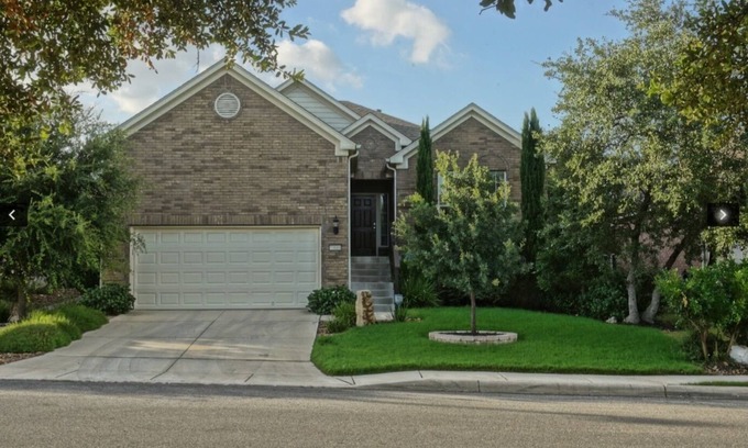 Wetmore House | The Place to Relax in San Antonio, only 10 min away from Six Flags Fiesta Texas!