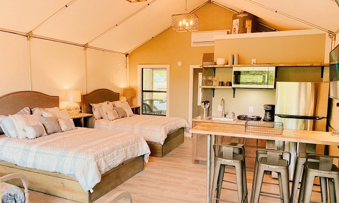 Seguin Cabin | The place you have been looking for! Brand new Cabin on gorgeous Creek! - SG12