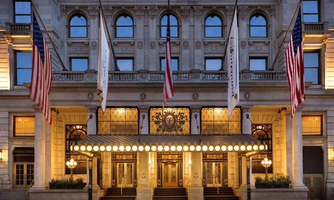 Central Park South Apartment | The Plaza-Carnege Suites, 5th. Avenue and Central Park