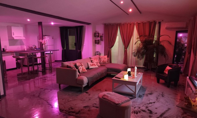 Laluque Apartment | The pleasure of the senses, a moment of escape