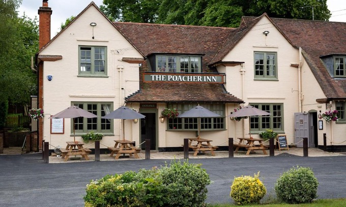 South Warnborough Bed & Breakfast | The Poacher Inn