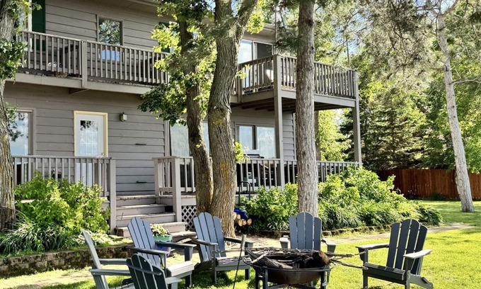 East Gull Lake Condo | The Point on Gull Lake – Unit 1: 1BR Lakeside Retreat w/Patio & Dock Access