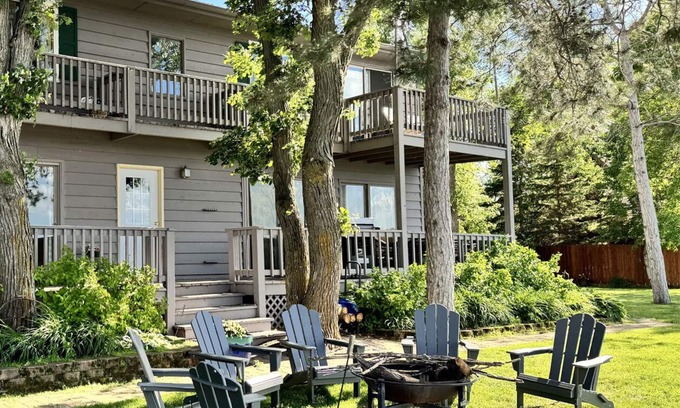 East Gull Lake Apartment | The Point on Gull Lake – Unit 2: 2BR Lakeside w/Patio, Dock & Garage