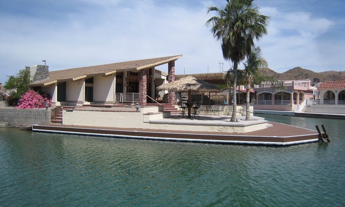 Moovalya Keys House | The Pointe- Waterfront Peninsula House in Moovalya Keys