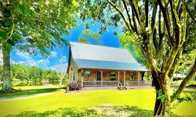 Tattnall County Cabin | The Pond House on Rock Hill Farm