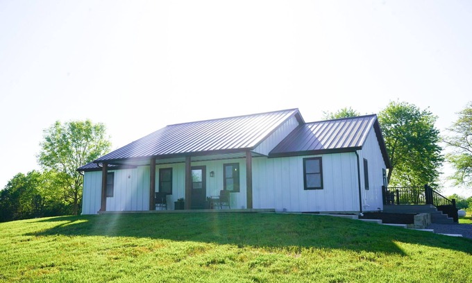 Cynthiana House | The Pond View House - quiet country getaway w/hot tubn