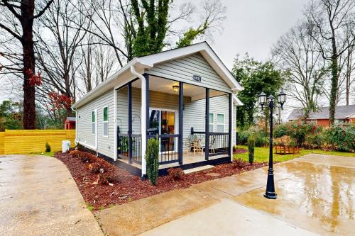 Charlotte House | The Pool House