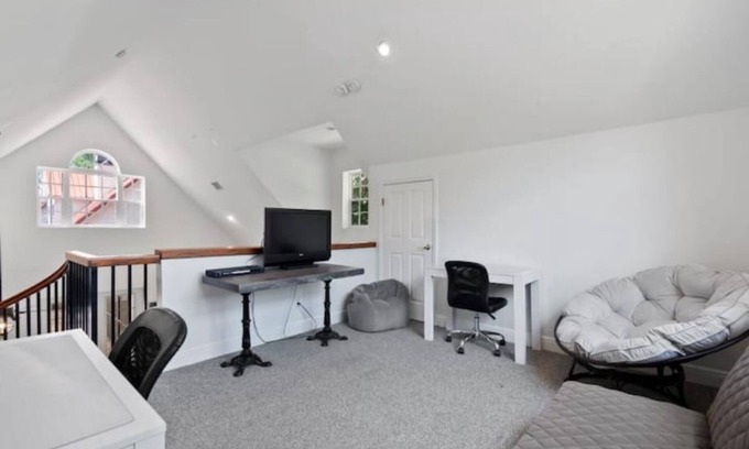 Moore Haven House | The Pool House
