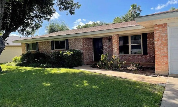 McAllen House | The Pool House