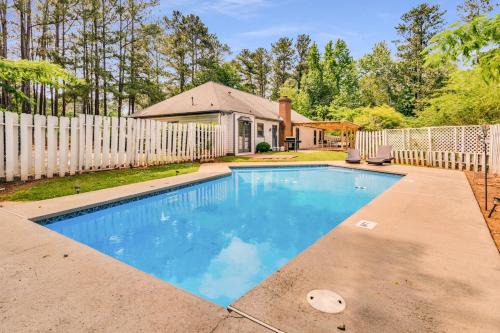 Conyers House | The Poolside 4BR Stylish Luxury Sanctuary