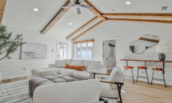 Lubbock House | The Pops-Stylish newly remodeled 3-bedroom house with indoor/outdoor living area
