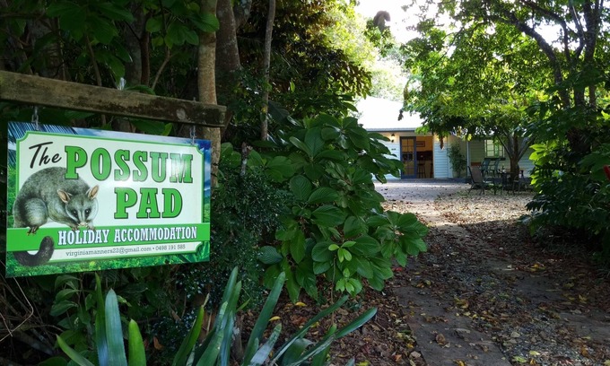 Yungaburra Villa | The Possum Pad Yungaburra Village. Walk to Restaurants, Historic Pub