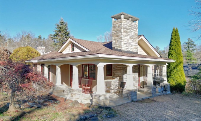 Blowing Rock Cottage | The Post House 2BR/2BA Updated Cottage in Downtown Blowing Rock