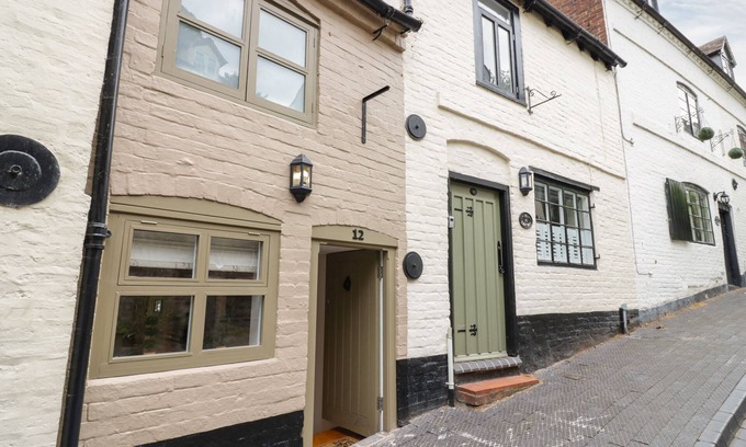 Bridgnorth House | THE POSTAGE STAMP, romantic, character holiday cottage in Bridgnorth