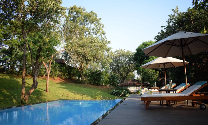 Ella Hotel | The Postcard Velha