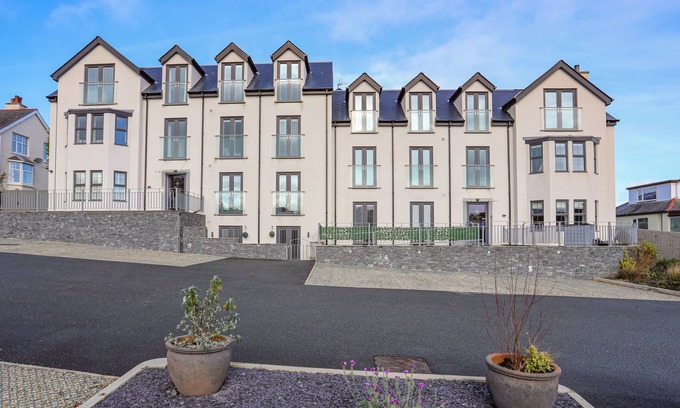 Benllech Cottage | THE POT LOFT, family friendly, luxury holiday cottage in Benllech