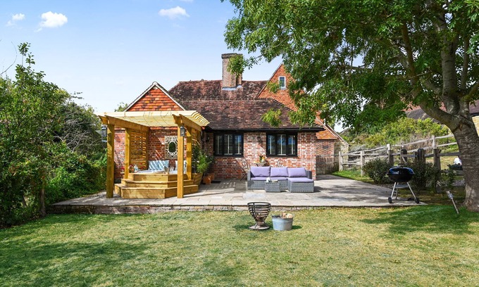 Blackham Cottage | The Potting Shed - a holiday let that sleeps 2 guests in 1 bedroom
