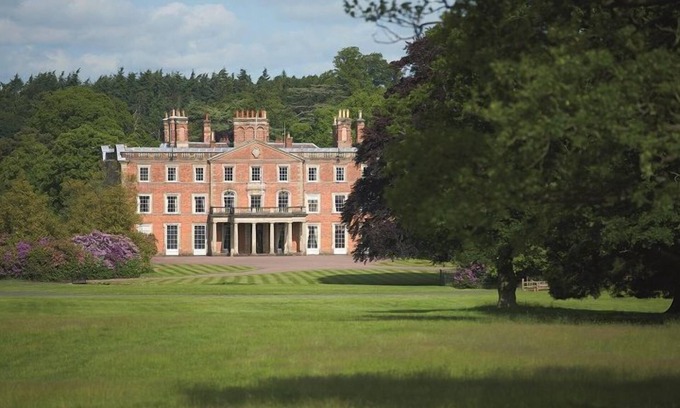 Weston Under Lizard House | The Potting Shed on the Weston Park Estate is self-catering cottage ideal for a romantic stay