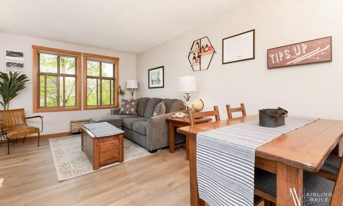 East Kootenay Apartment | The Powder Nook, Hot Pools, Mile 1 Express Chair