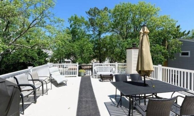 Beach Haven Terrace Apartment | The prefect beach get away duplex with a roof deck