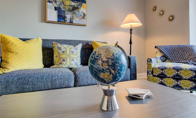 Springfield Apartment | The Premier Lincoln Suite | Downtown Springfield