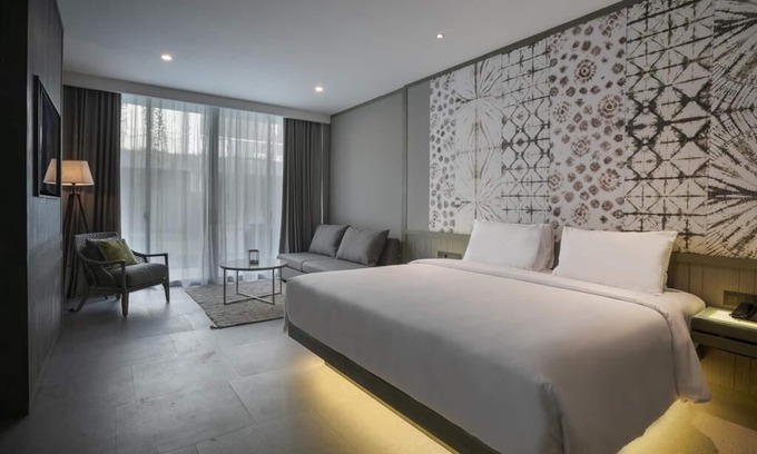 Petitenget Hotel | The Premier Sunshine Seminyak Suite