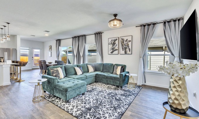 Hutto House | The Prestige Home at Concho