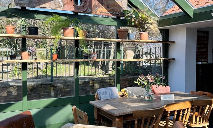 Stow Maries Hotel | The Prince of Wales