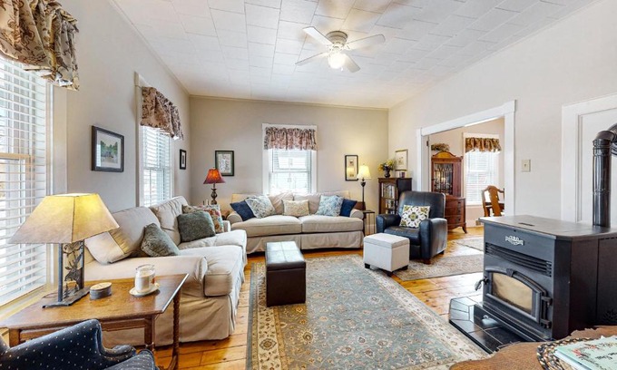 Greenville Junction House | The Pritham House