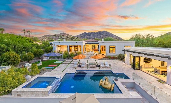 Paradise Valley House | The Private Paradise Valley Luxe Estate- Casita, Heated Pool, Hot Tub, Views