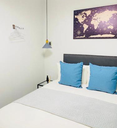 South Durban House | The Private Pelican at Room 4