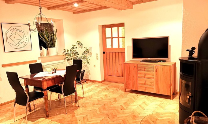 Rentweinsdorf Apartment | The Property
